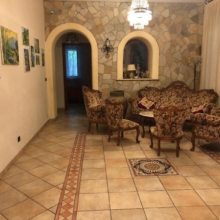 Marinette Bed and Breakfast Barcellona Pozzo di Gotto Eksteriør billede