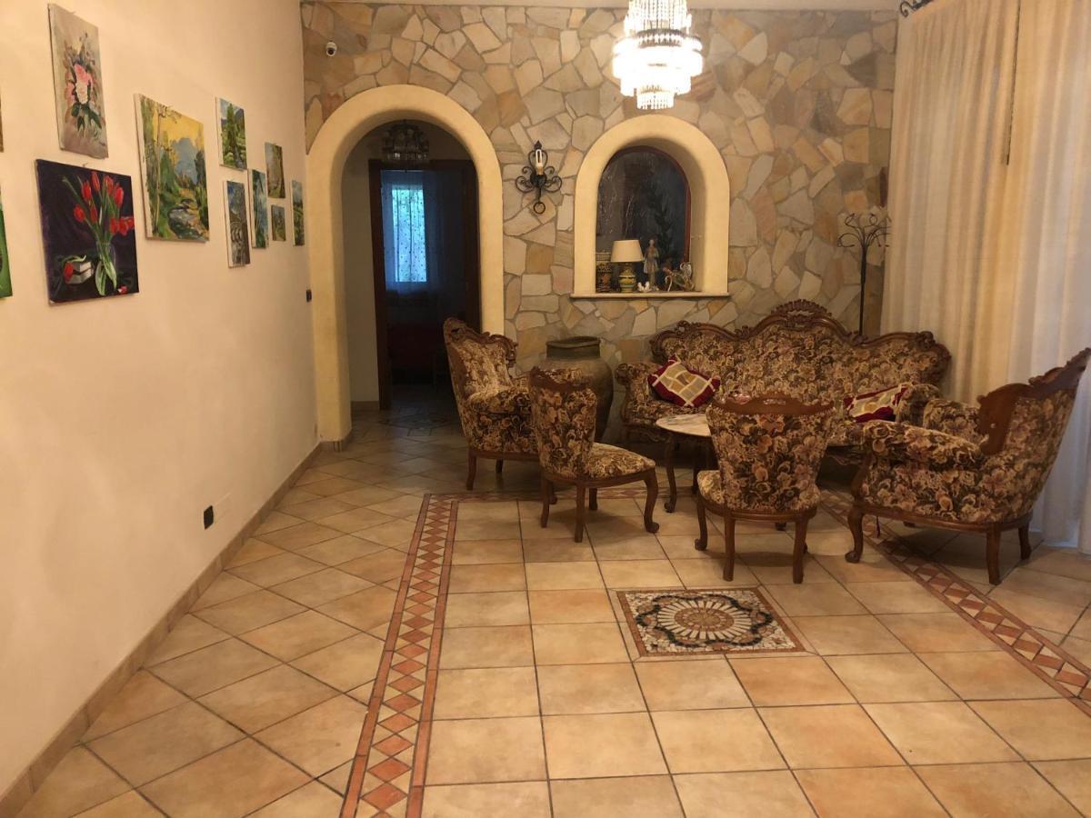 Marinette Bed and Breakfast Barcellona Pozzo di Gotto Eksteriør billede